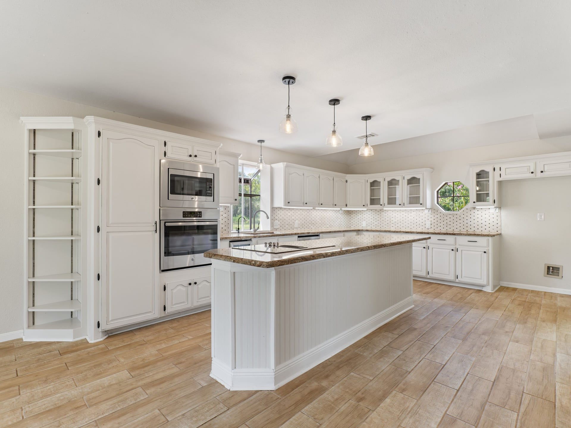 1707 County Road 348, Brazoria, TX 77422
