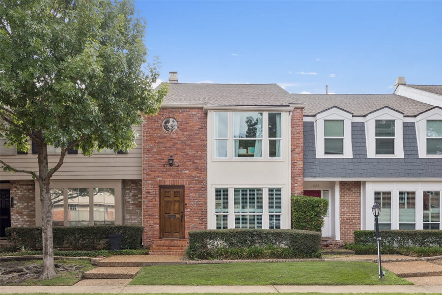 Property photo for 1223 Fountain View Drive, #124, Houston, TX