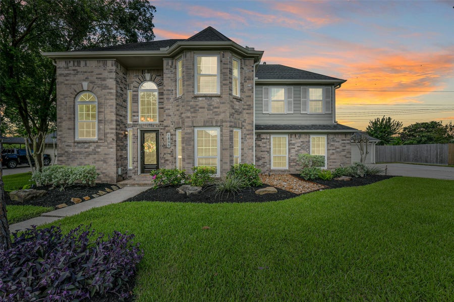 Property photo for 1806 Middlecreek Street, Friendswood, TX