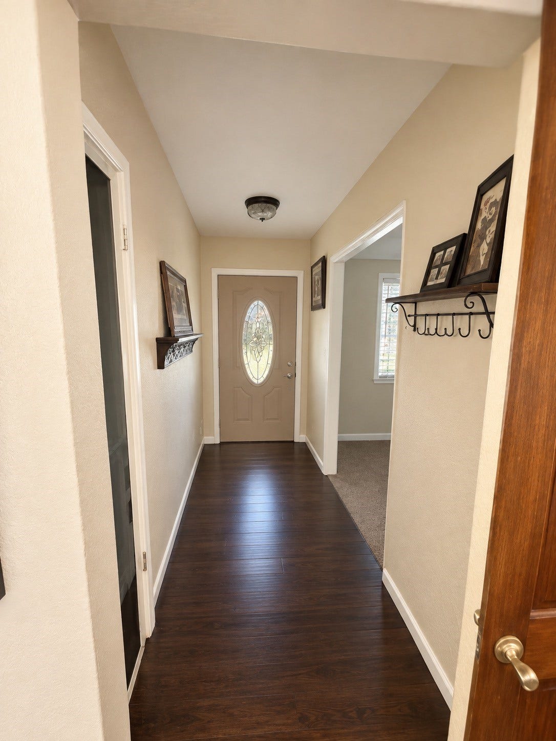 1907 N Rockisland Street, Angleton, TX 77515 front hallway