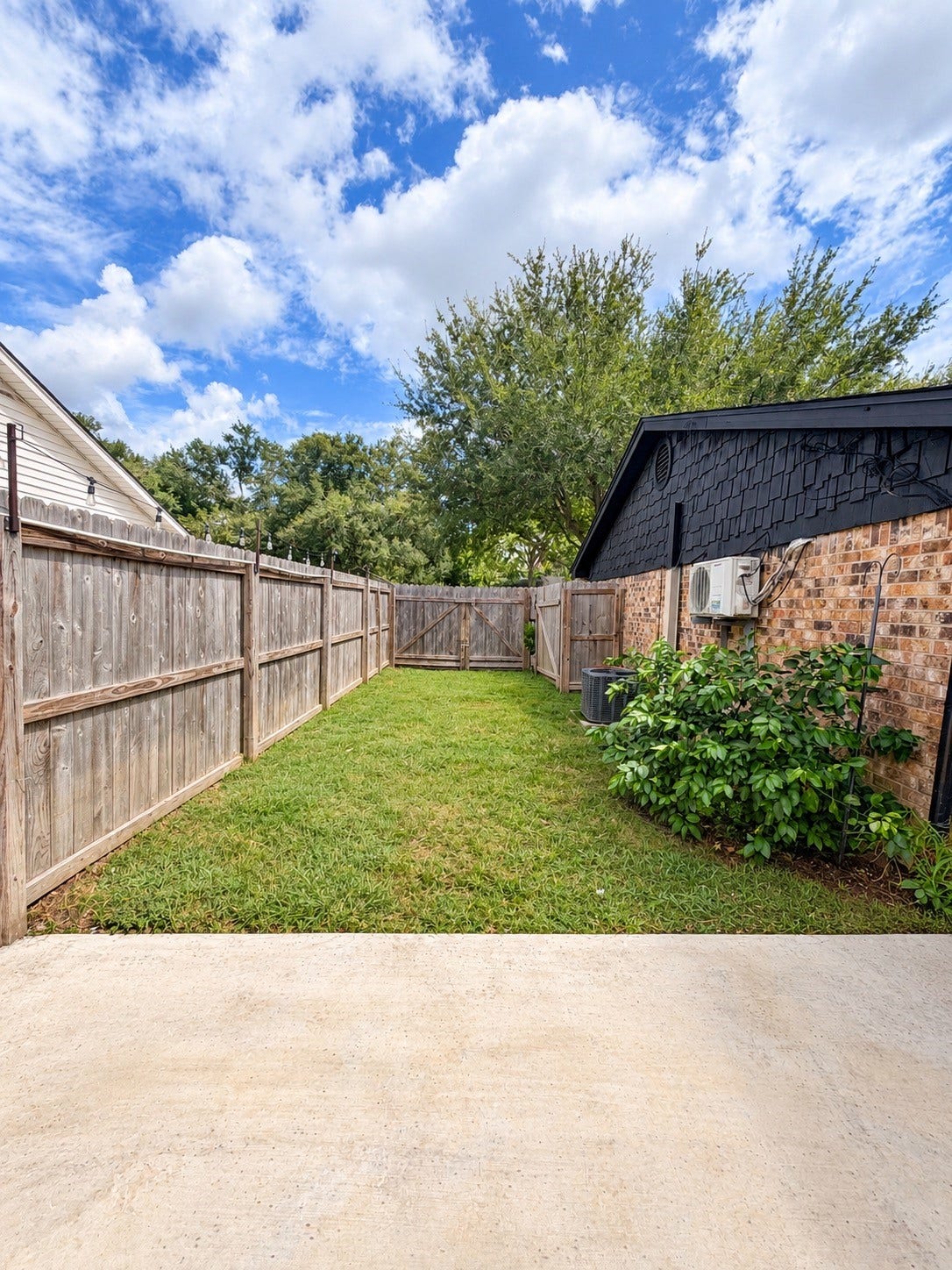 1907 N Rockisland Street, Angleton, TX 77515 back yard