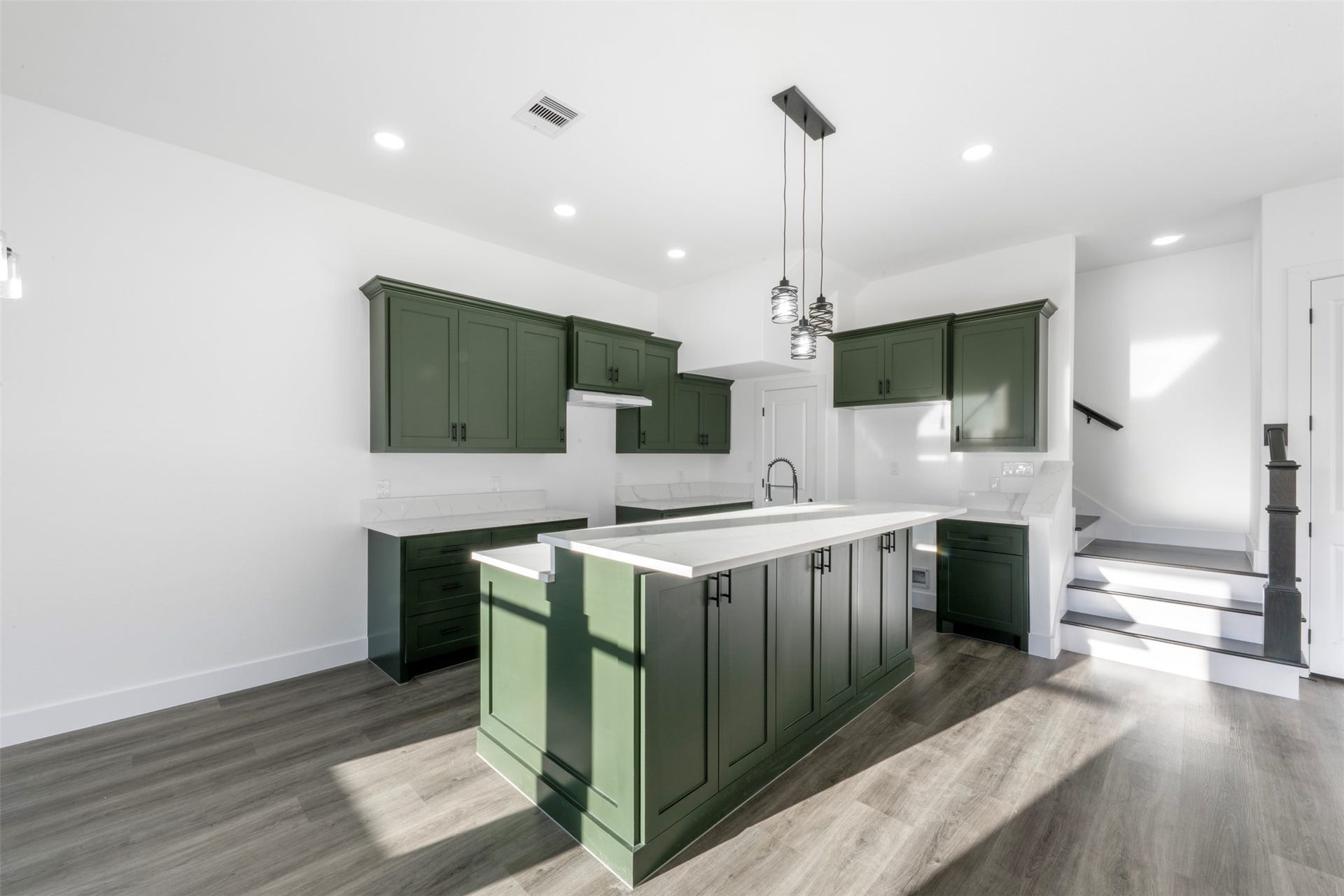 1308 Duff Lane, Houston, TX 77022 1308 Duff Lane, Houston, TX 77022