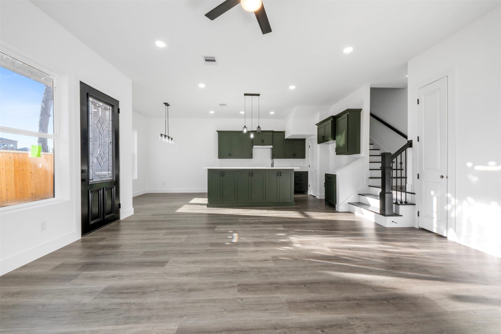 1308 Duff Lane, Houston, TX 77022 1308 Duff Lane, Houston, TX 77022