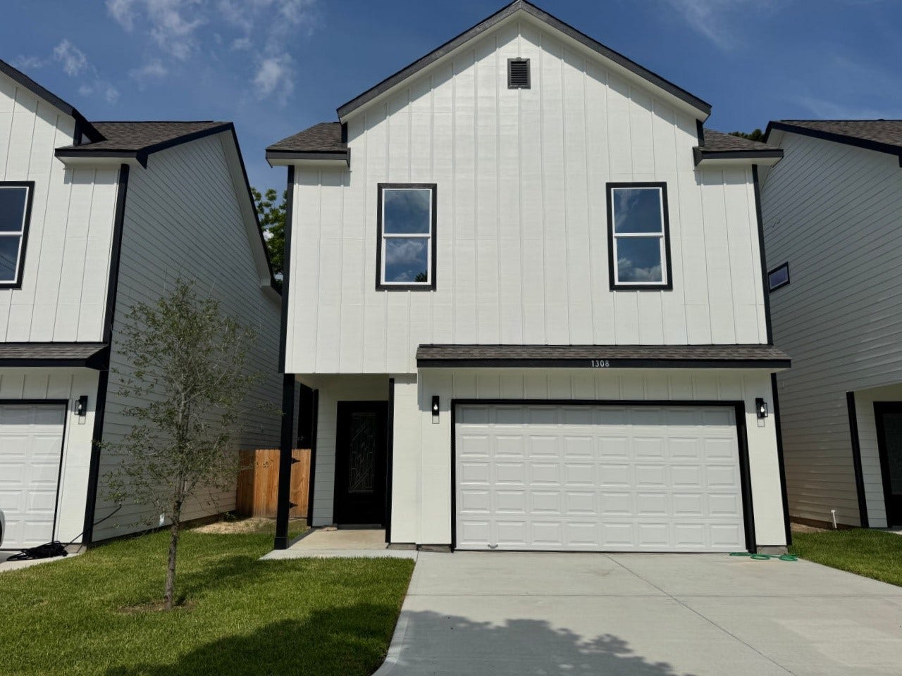 1308 Duff Lane, Houston, TX 77022 1308 Duff Lane, Houston, TX 77022
