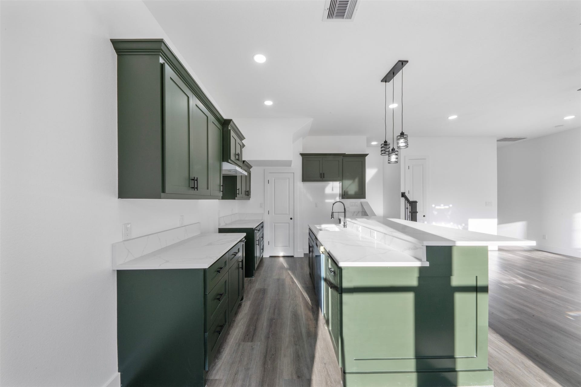 1308 Duff Lane, Houston, TX 77022 1308 Duff Lane, Houston, TX 77022