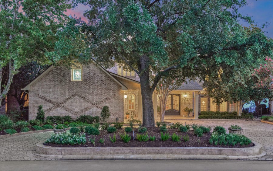 Property photo for 100 W Shore Lane, Montgomery, TX