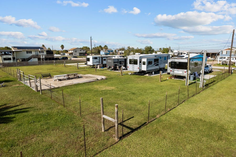Property photo for 4531 Mallard Street, Hitchcock, TX