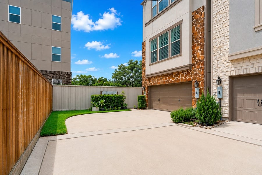 Property photo for 6762 Sussex Manor Street, Houston, TX
