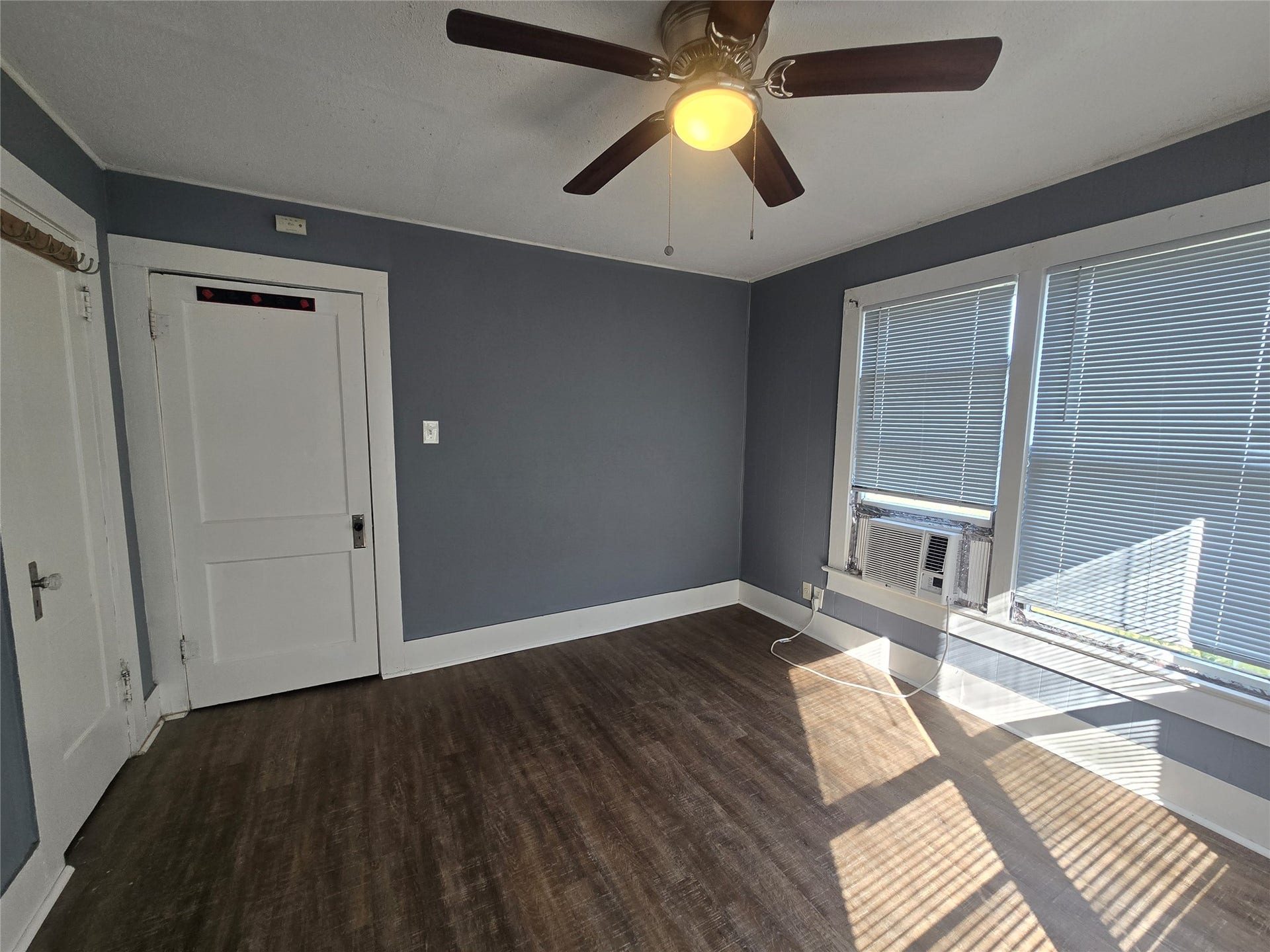 5318 Avenue P 1/2, Galveston, TX 77551