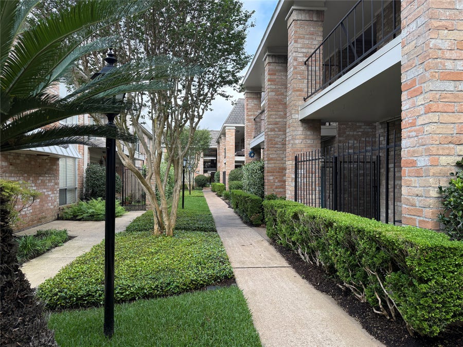 Property photo for 2224 S Piney Point Road, #223, Houston, TX