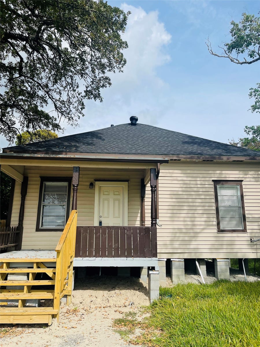 Property photo for 1017 S Kansas Street, La Porte, TX