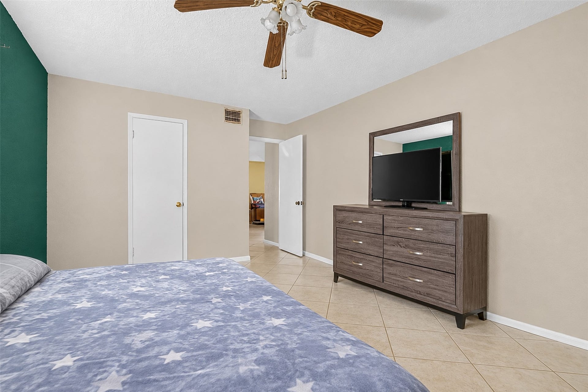 16211 Brinkwood Drive, Houston, TX 77090 16211 Brinkwood Drive, Houston, TX 77090