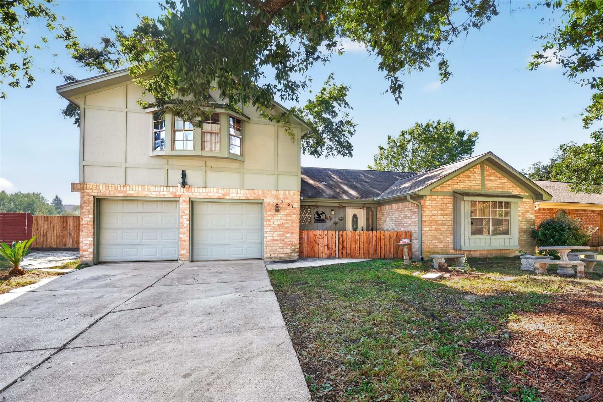 16211 Brinkwood Drive, Houston, TX 77090 16211 Brinkwood Drive, Houston, TX 77090