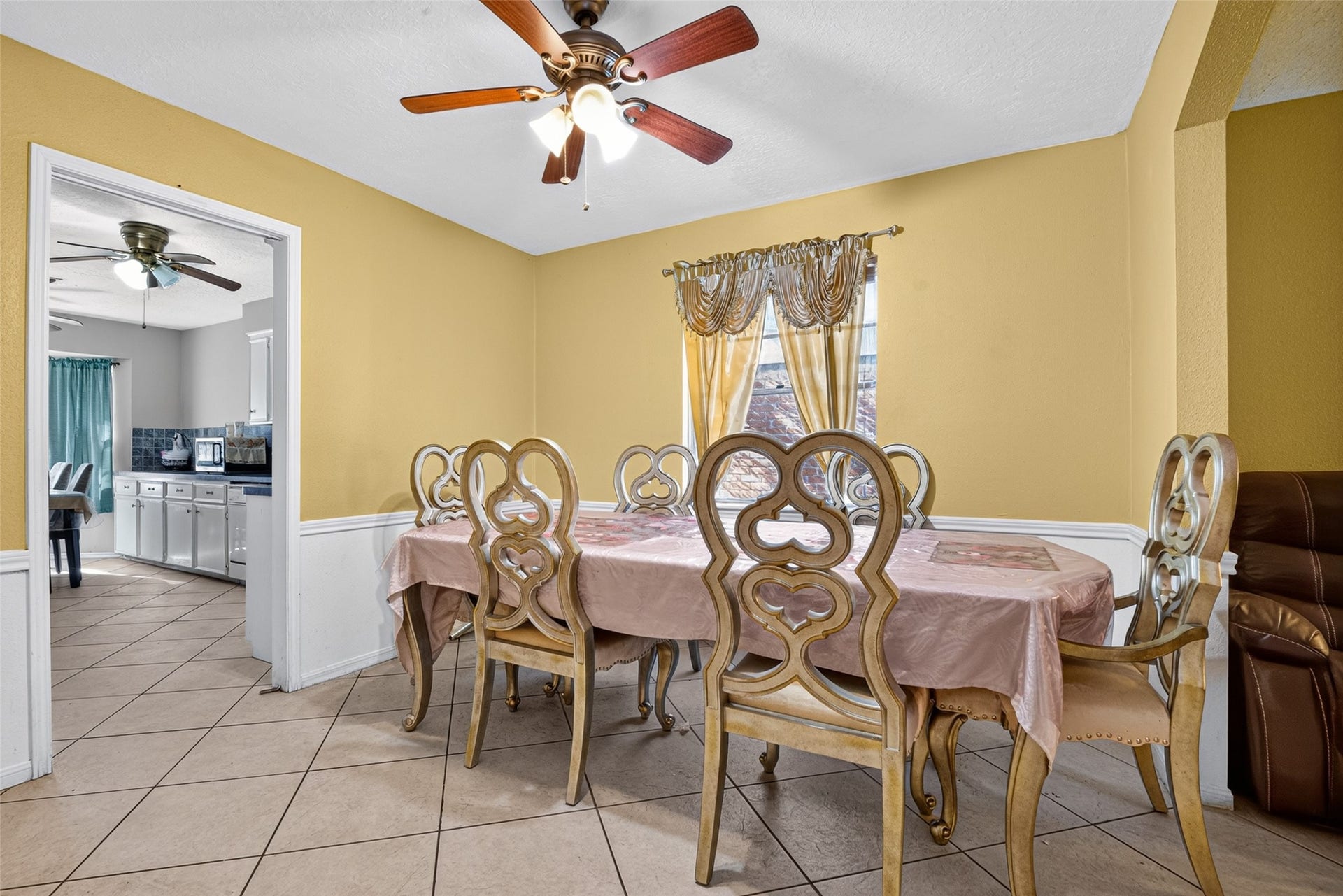 16211 Brinkwood Drive, Houston, TX 77090 16211 Brinkwood Drive, Houston, TX 77090
