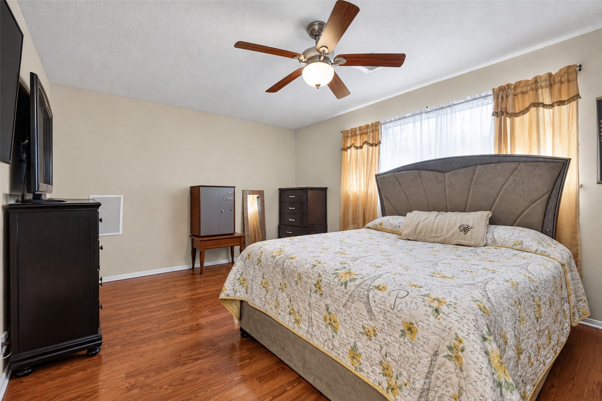 16211 Brinkwood Drive, Houston, TX 77090 16211 Brinkwood Drive, Houston, TX 77090