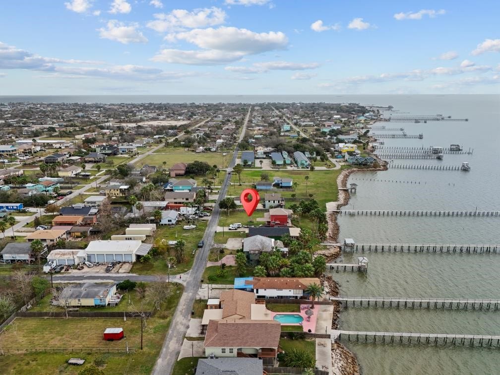 1035 6th Street, San Leon, TX 77539 1035 6th Street, San Leon, TX 77539