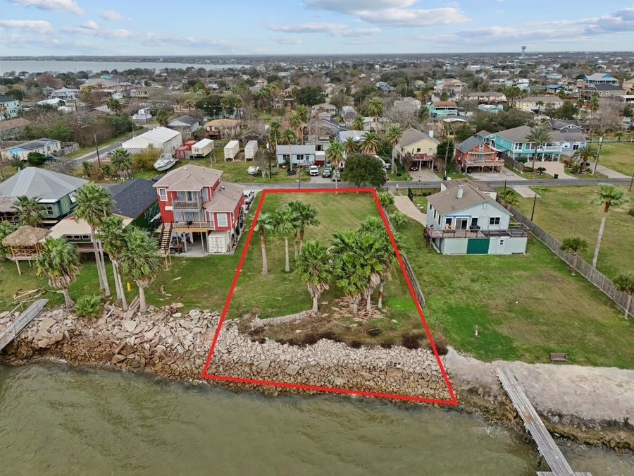 Property photo for 1035 6th Street, San Leon, TX