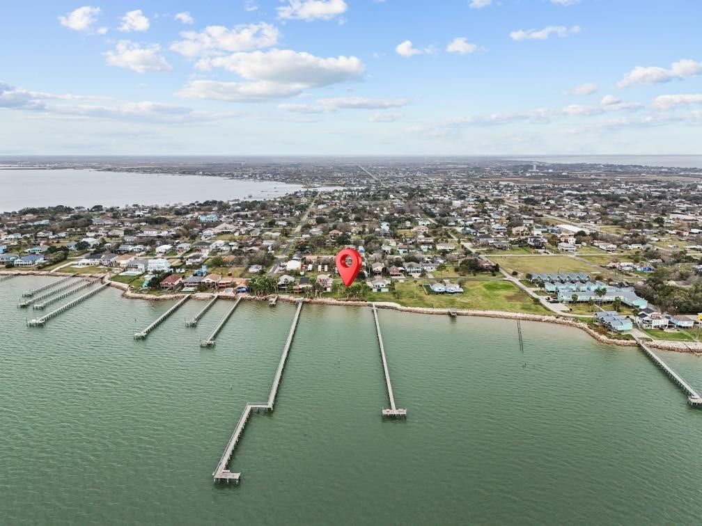 1035 6th Street, San Leon, TX 77539 1035 6th Street, San Leon, TX 77539