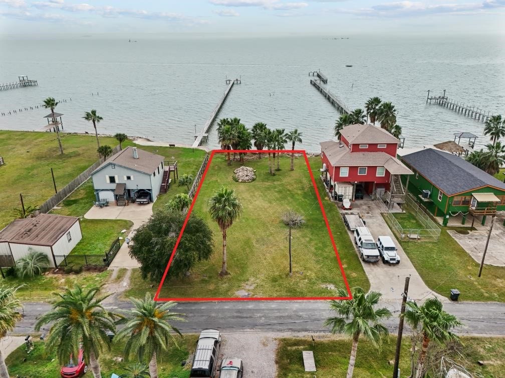 1035 6th Street, San Leon, TX 77539 1035 6th Street, San Leon, TX 77539