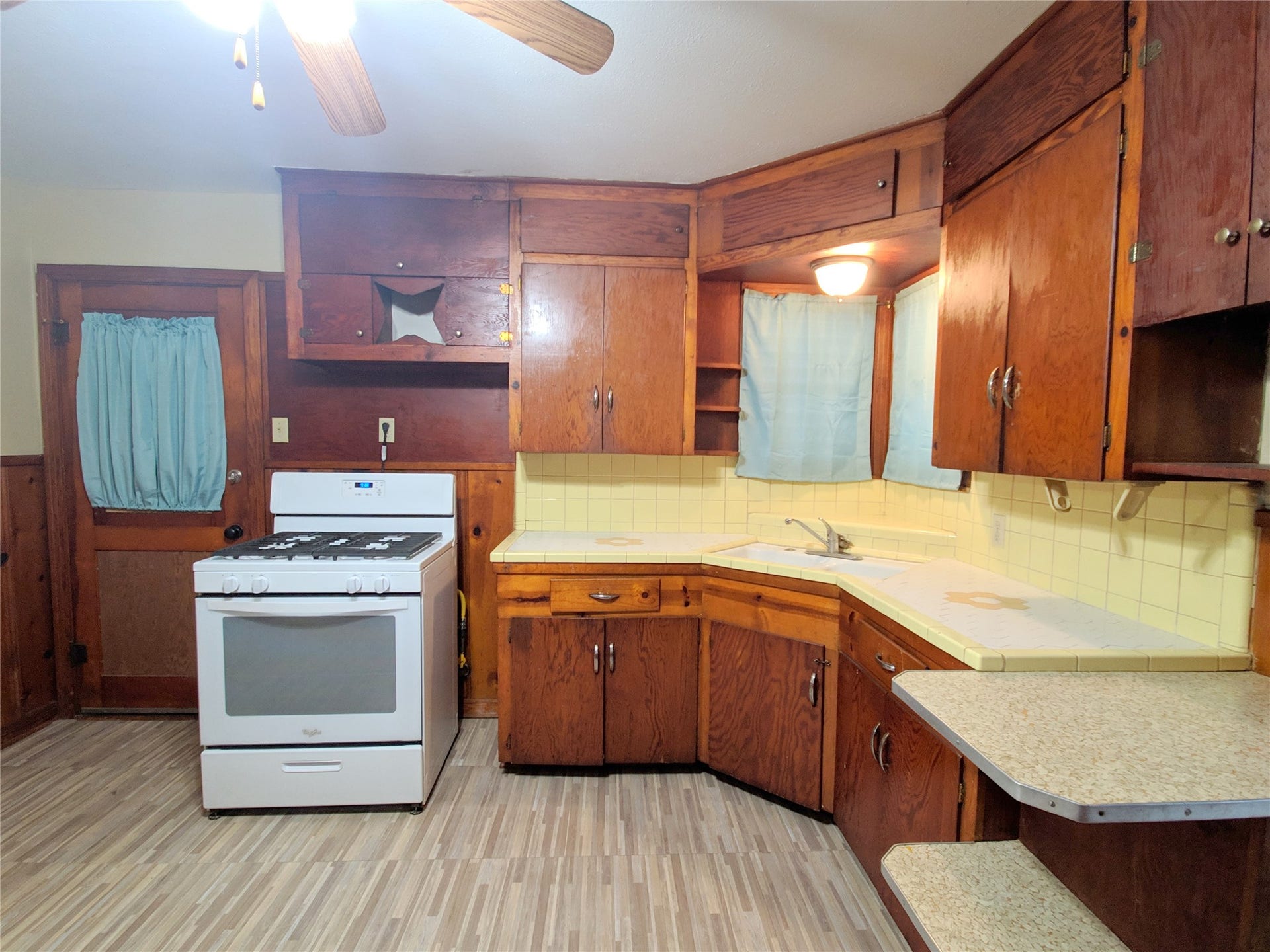 1717 Hawthorne Street, La Marque, TX 77568 1717 Hawthorne Street, La Marque, TX 77568
