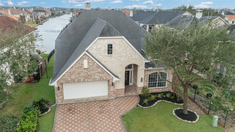 Property photo for 5322 Mornington Drive, Sugar Land, TX