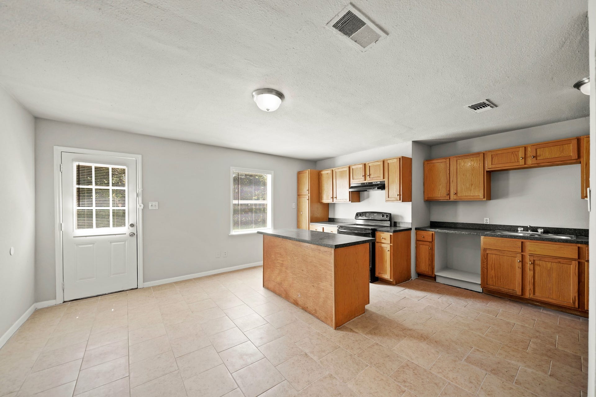 500 N Circle Drive, Baytown, TX 77520