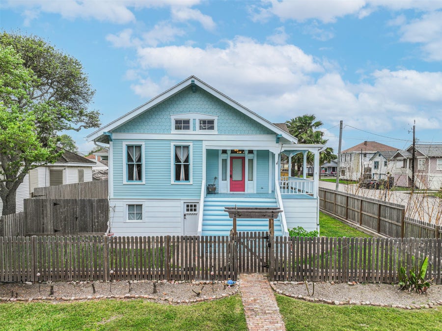 Property photo for 3002 Avenue Q 1/2, Galveston, TX