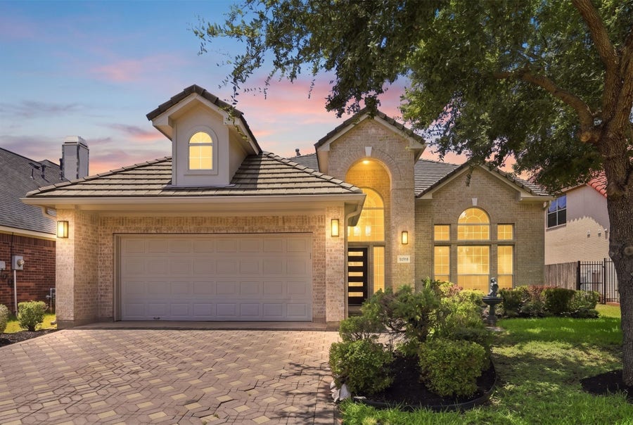 Property photo for 14310 Manorbier Lane, Sugar Land, TX