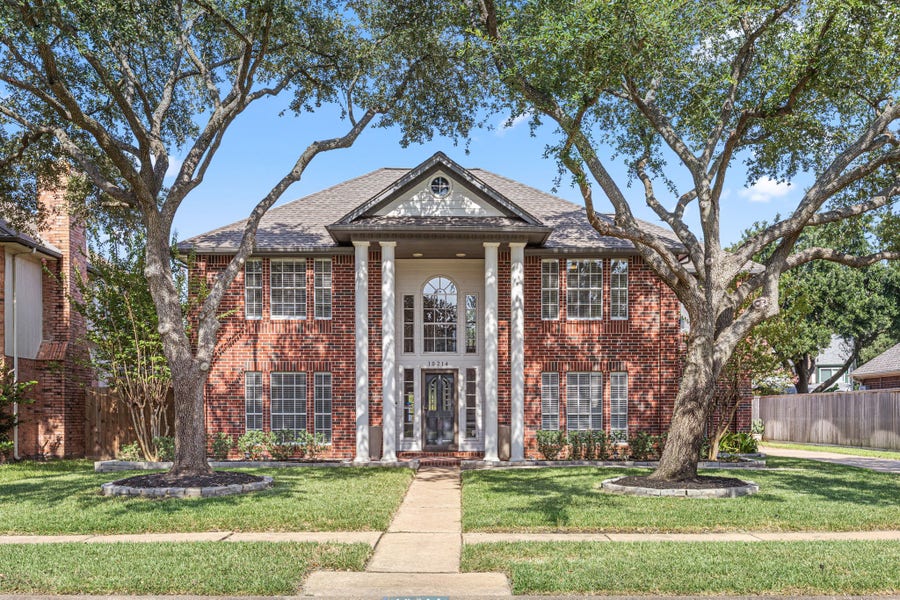 Property photo for 10214 Hedge Way Drive, Houston, TX