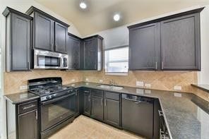2013 Troon Drive, La Porte, TX 77571 2013 Troon Drive, La Porte, TX 77571