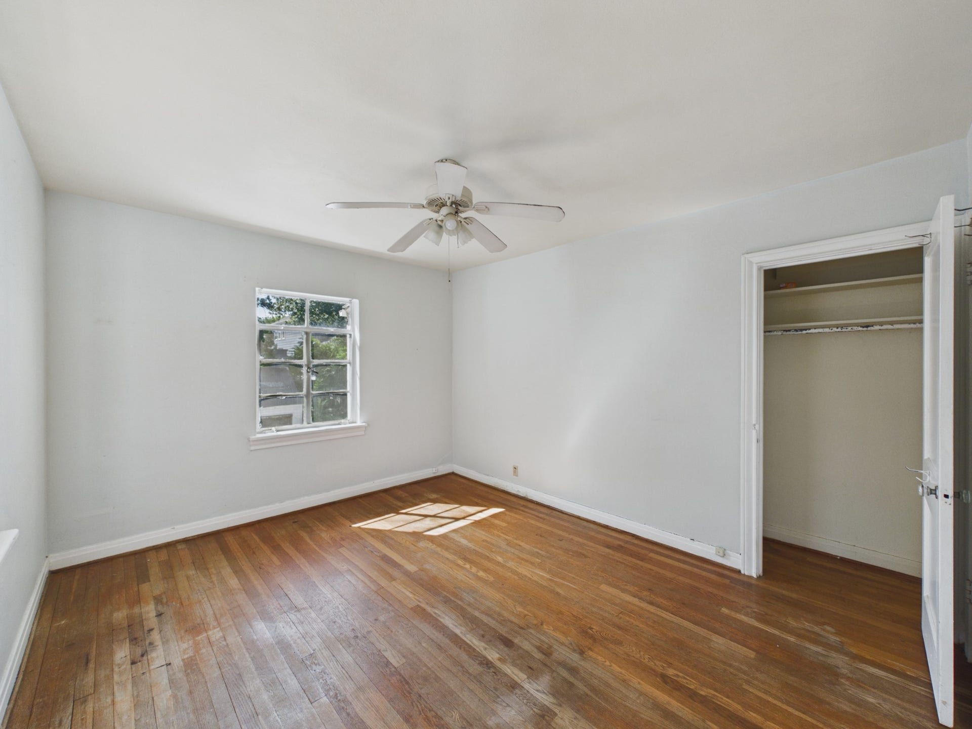 Bedroom with Good Sized Closet