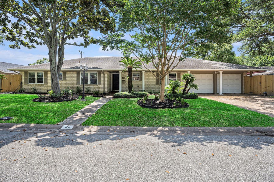 Property photo for 33 Maple Lane, Galveston, TX