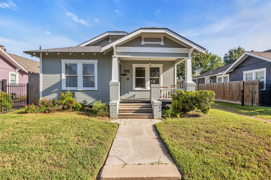Property photo for 1015 E 14th Street, Houston, TX