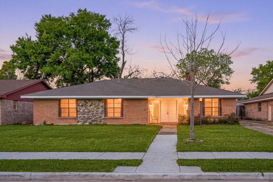 Property photo for 119 Ravenhead Drive, Houston, TX