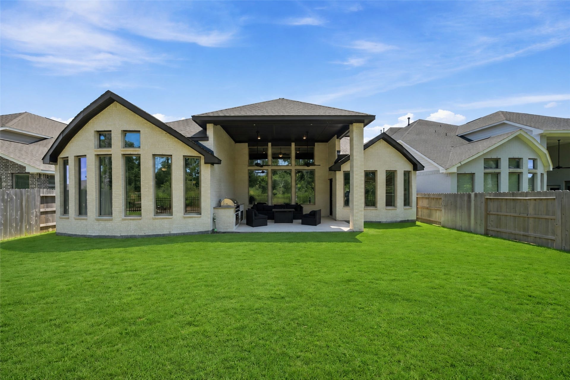 3308 Little Walnut Way, Conroe, TX 77385