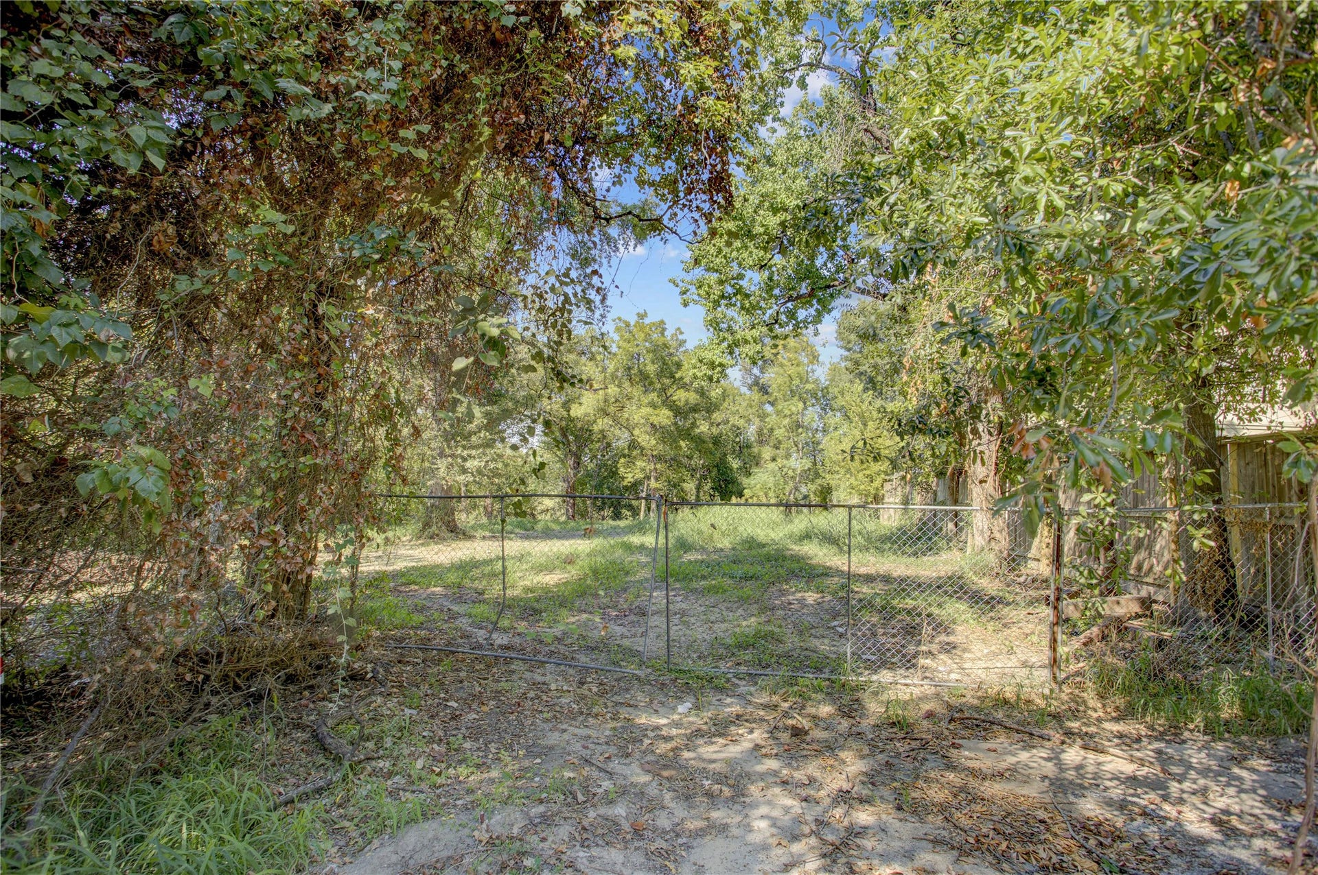 319 Embry Street, Houston, TX 77009 319 Embry Street, Houston, TX 77009