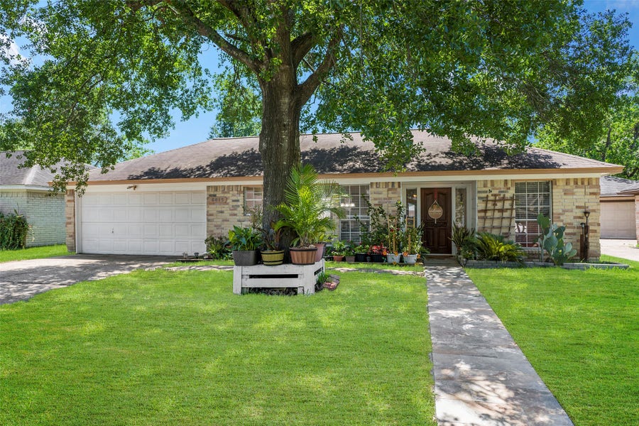 Property photo for 6815 River Mill Drive, Spring, TX