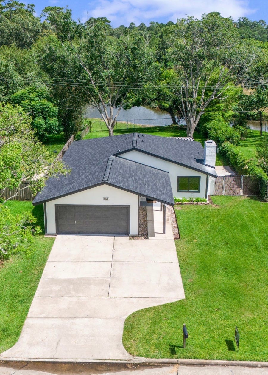Property photo for 4431 Ravine Drive, Friendswood, TX