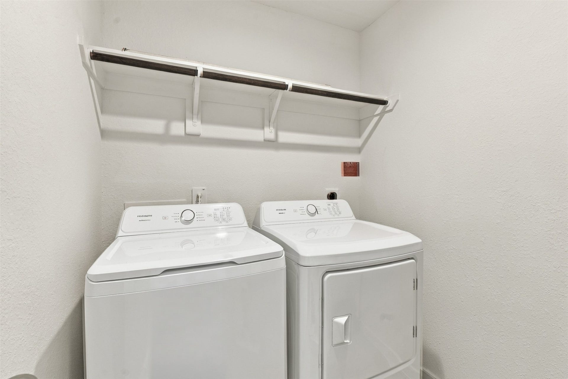 7902 Lavender Jade Drive, Rosharon, TX 77583 Washer and Dryer