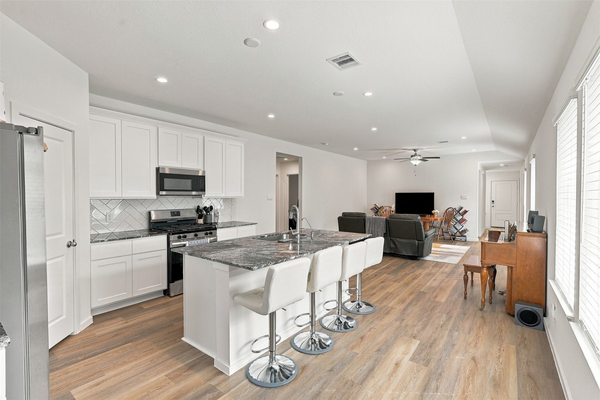 7902 Lavender Jade Drive, Rosharon, TX 77583 7902 Lavender Jade Drive, Rosharon, TX 77583