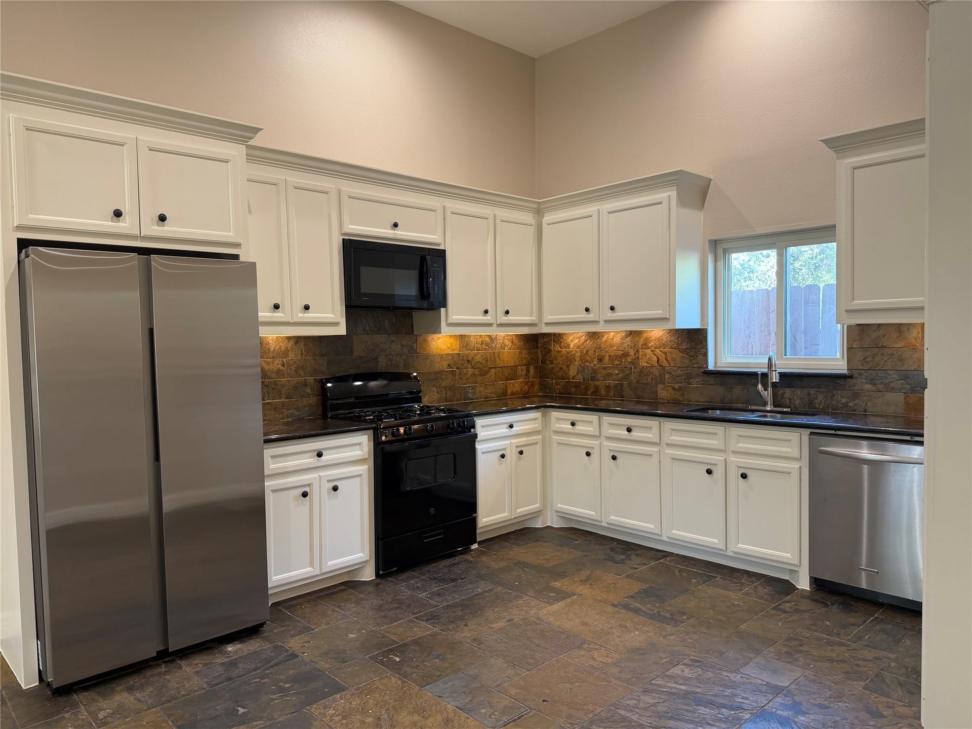 1014 Roxella Street, #B, Houston, TX 77076 1014 Roxella Street, #B, Houston, TX 77076
