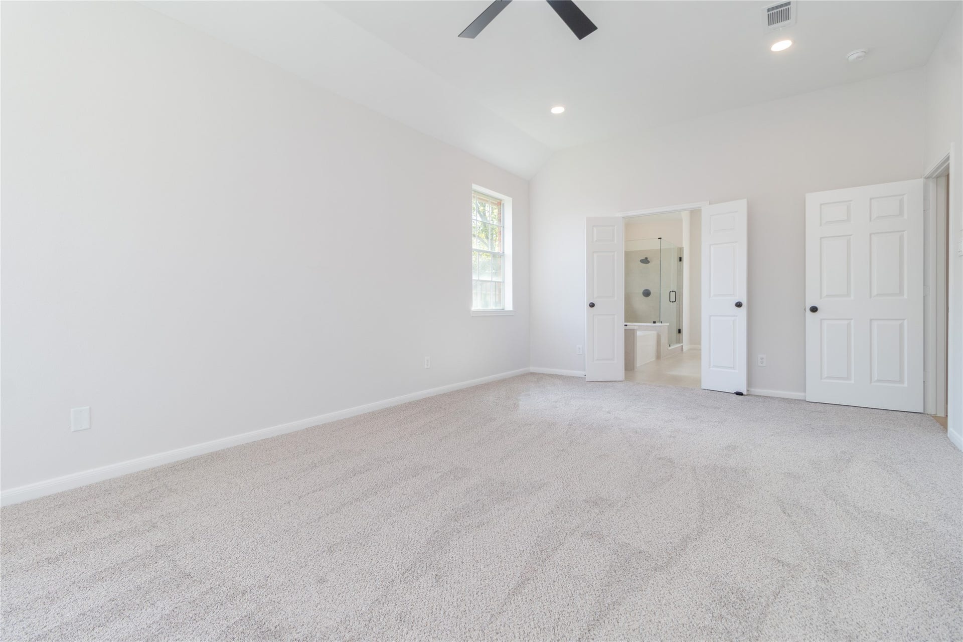 3115 Hickory Grove Lane, Pearland, TX 77584 Primary bedroom