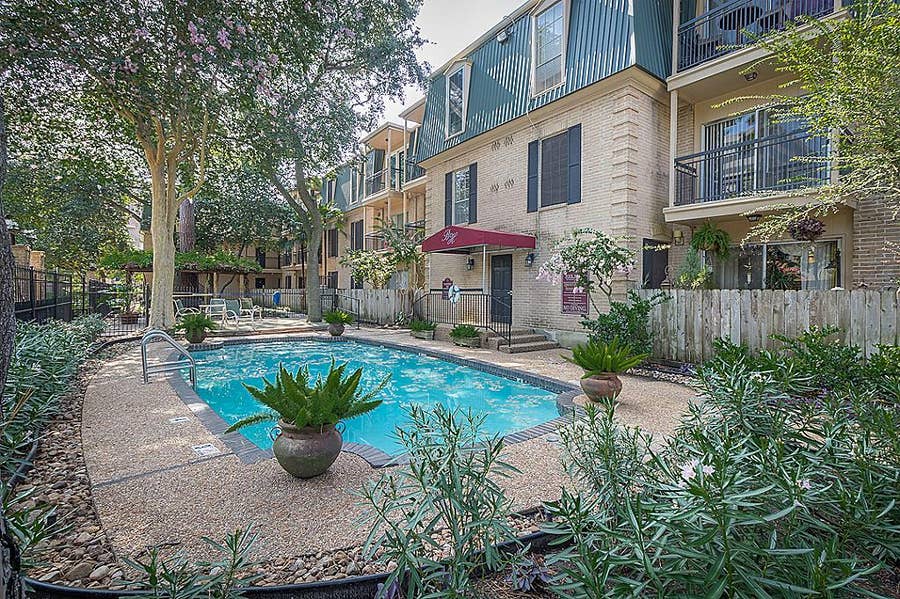 Property photo for 4515 Briar Hollow Place, #304, Houston, TX