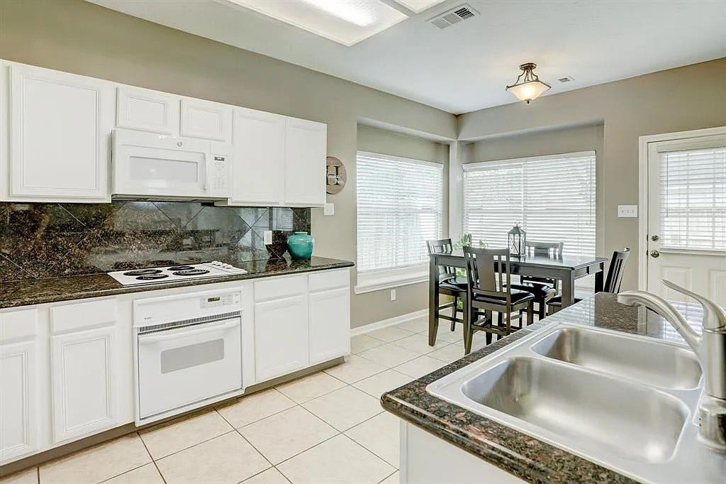 635 Presley Way, Sugar Land, TX 77479 635 Presley Way, Sugar Land, TX 77479