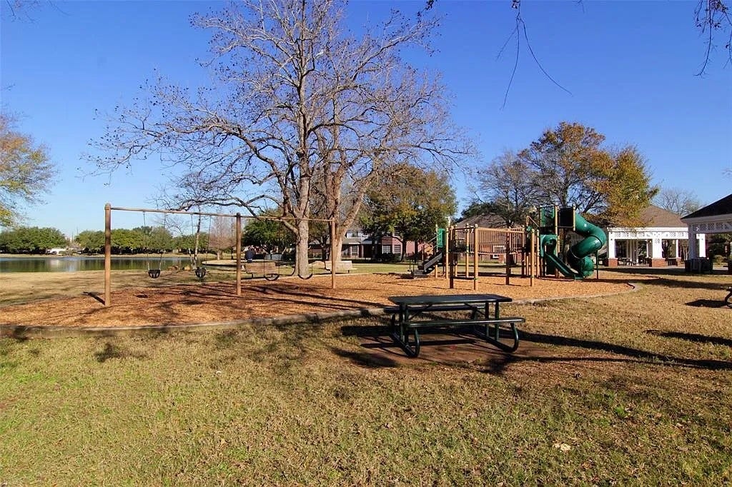 635 Presley Way, Sugar Land, TX 77479 635 Presley Way, Sugar Land, TX 77479