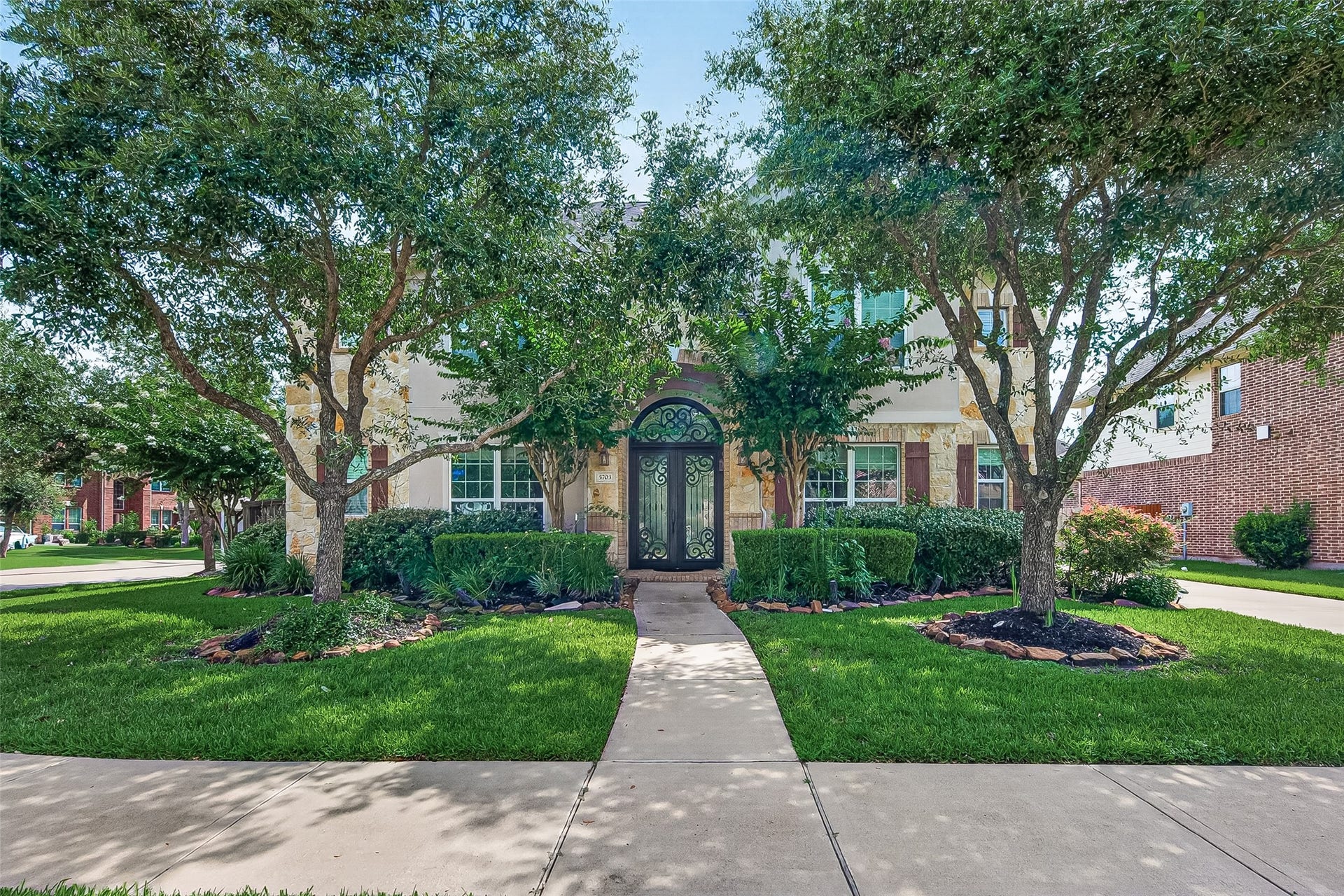5703 Flagstone Pass Court, Sugar Land, TX 77479 5703 Flagstone Pass Court, Sugar Land, TX 77479