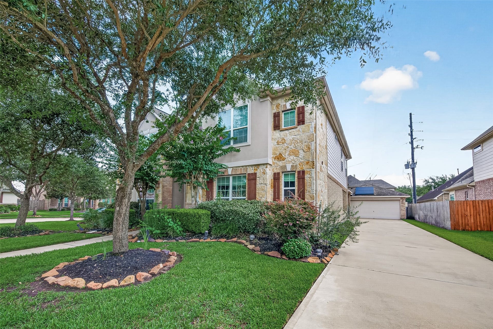 5703 Flagstone Pass Court, Sugar Land, TX 77479 5703 Flagstone Pass Court, Sugar Land, TX 77479
