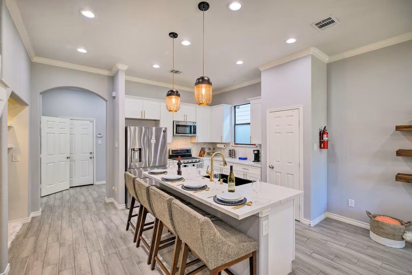 4211 New Orleans Street, Houston, TX 77020 4211 New Orleans Street, Houston, TX 77020