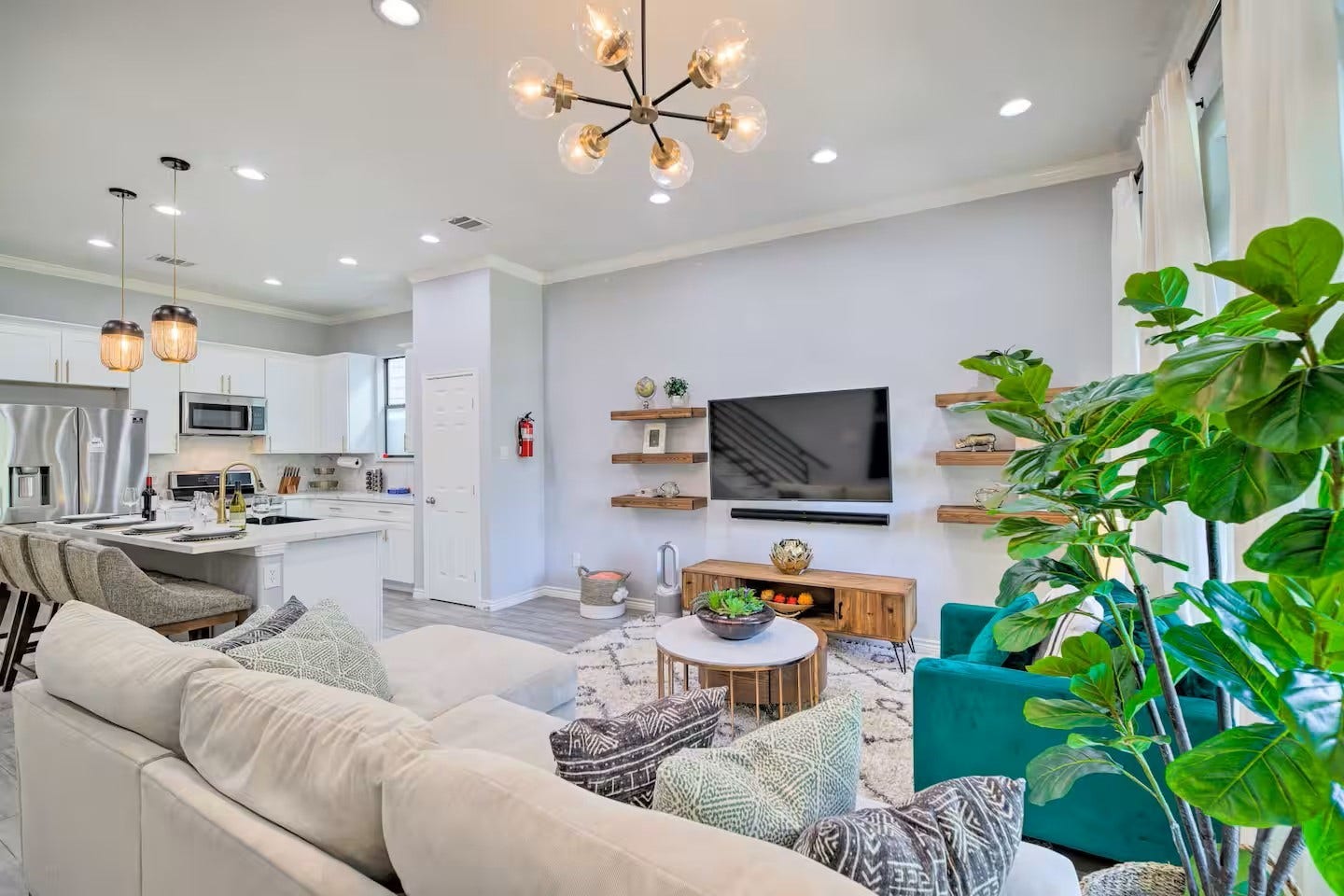 4211 New Orleans Street, Houston, TX 77020 4211 New Orleans Street, Houston, TX 77020