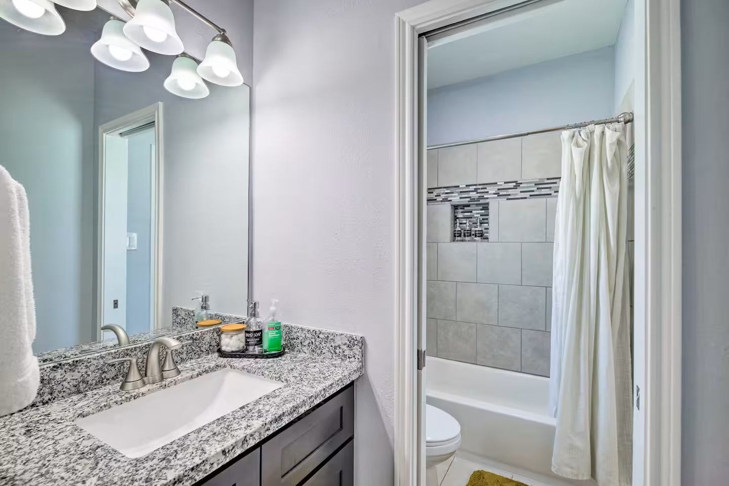4211 New Orleans Street, Houston, TX 77020 4211 New Orleans Street, Houston, TX 77020